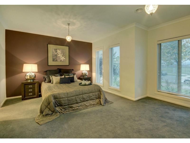 108 Shearwater Drive, Pakenham VIC 3810