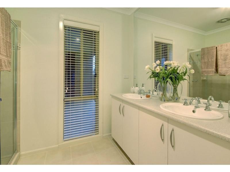 108 Shearwater Drive, Pakenham VIC 3810