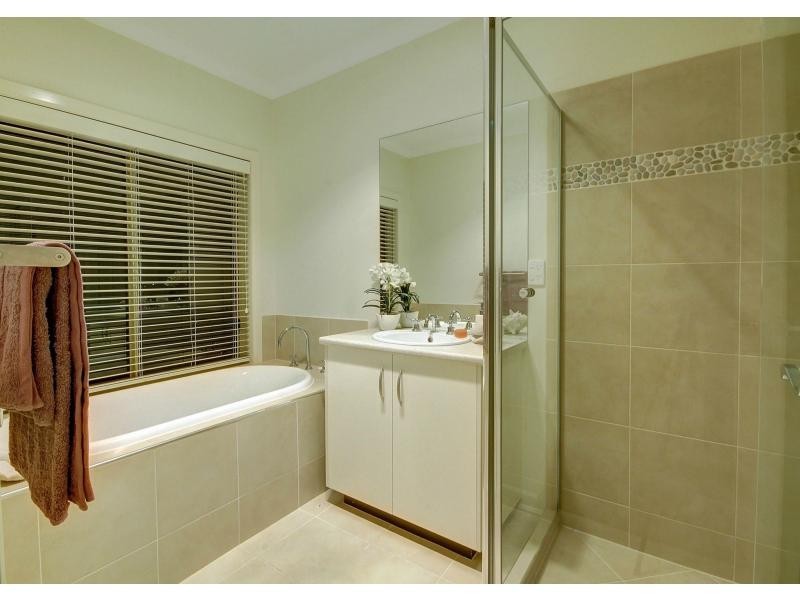 108 Shearwater Drive, Pakenham VIC 3810