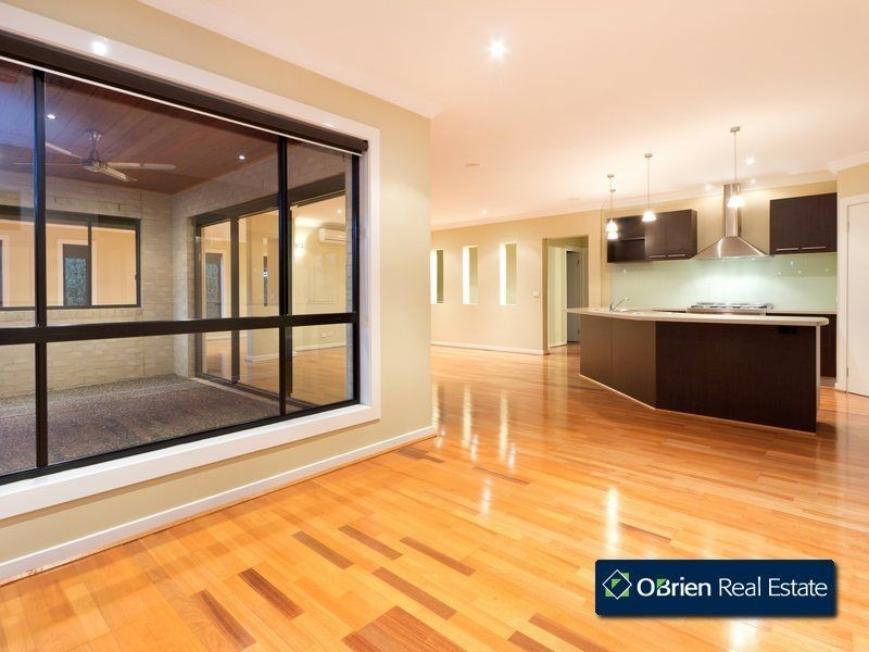 16 Viewgrand Drive, Berwick VIC 3806