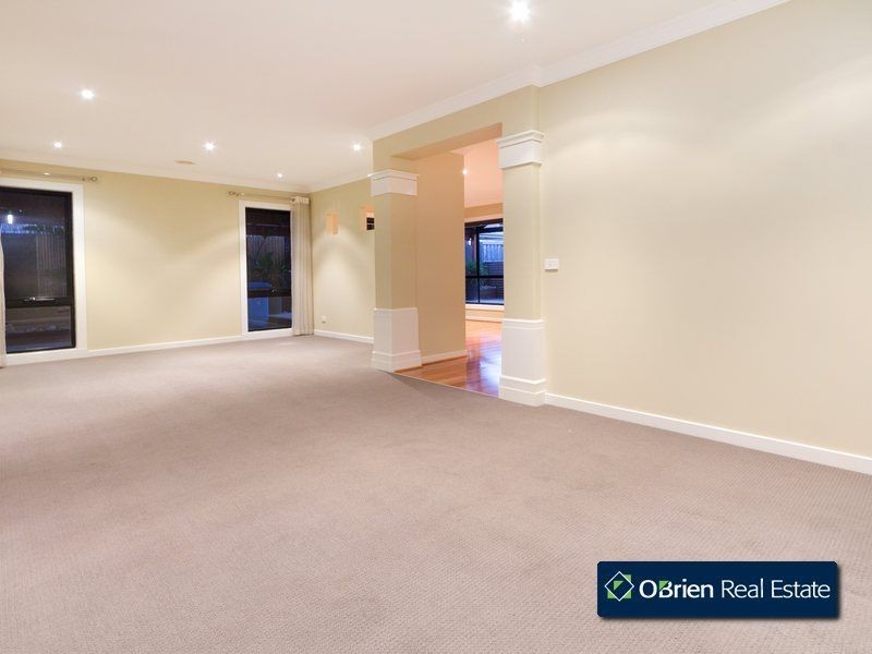 16 Viewgrand Drive, Berwick VIC 3806