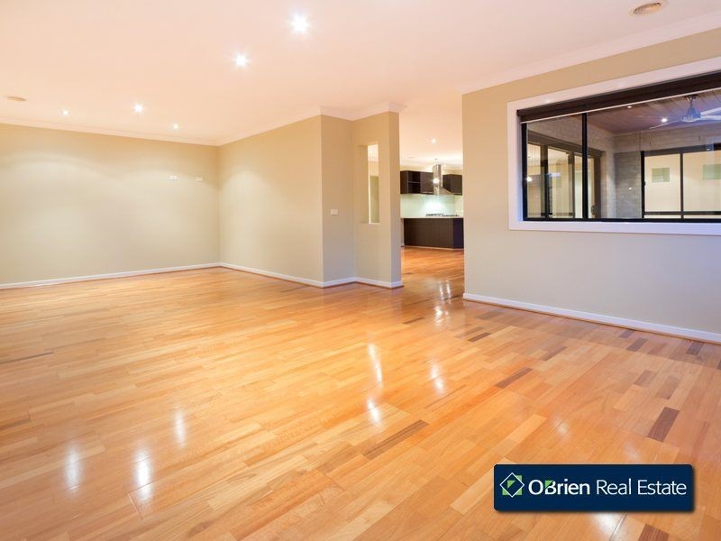 16 Viewgrand Drive, Berwick VIC 3806