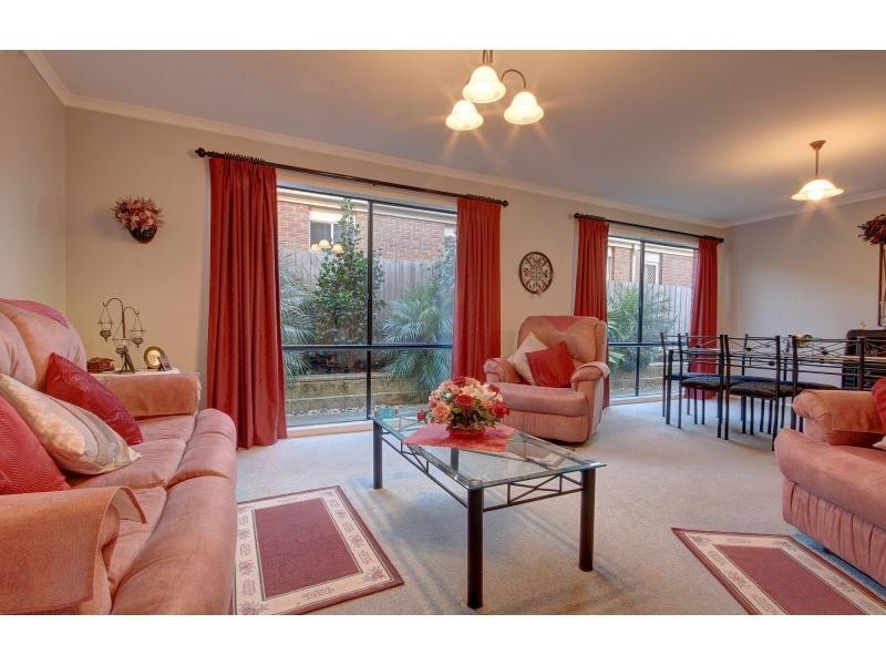 20 McCubbin Way, Berwick VIC 3806