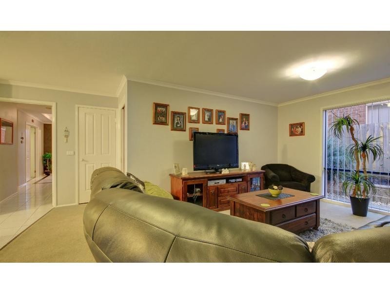 20 McCubbin Way, Berwick VIC 3806