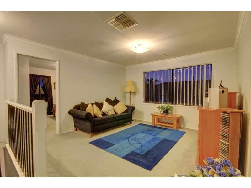 20 McCubbin Way, Berwick VIC 3806