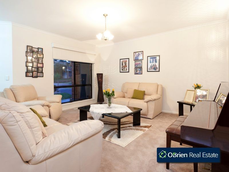 19 Coowarra Way, Berwick VIC 3806