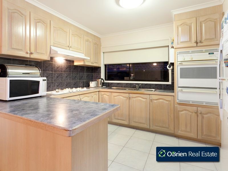 19 Coowarra Way, Berwick VIC 3806