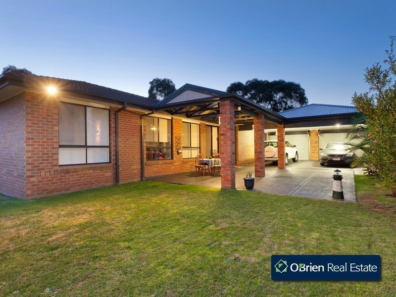 19 Coowarra Way, Berwick VIC 3806