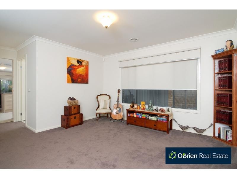 18 Pipetrack Circuit, Cranbourne East VIC 3977
