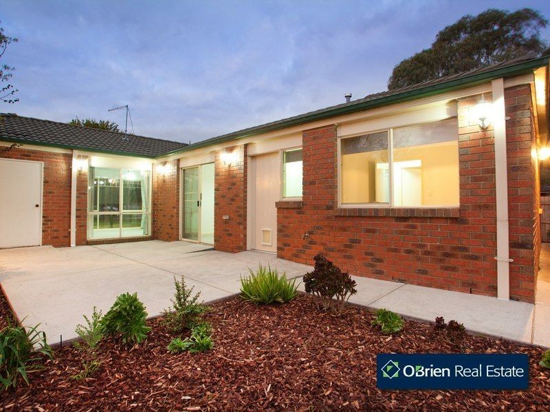 1 Wanderer Court, Berwick VIC 3806