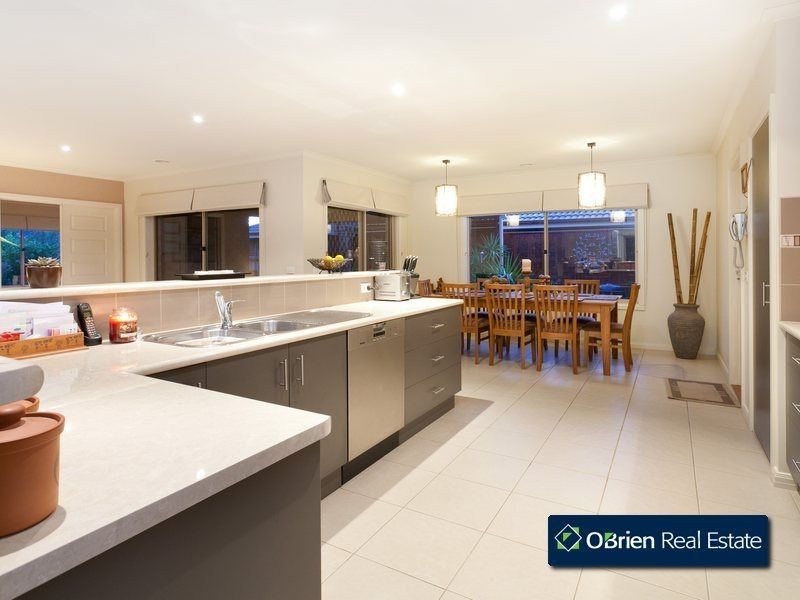 7 Angelique Street, Berwick VIC 3806