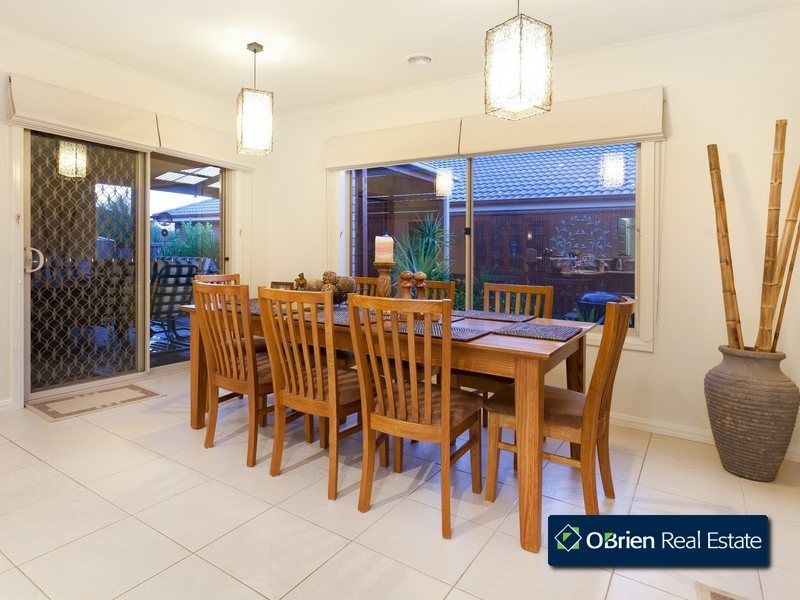 7 Angelique Street, Berwick VIC 3806