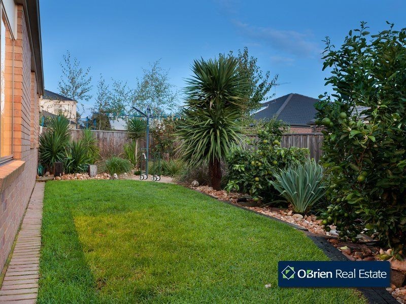 7 Angelique Street, Berwick VIC 3806