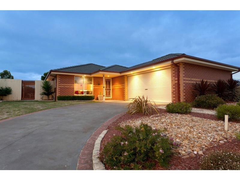 21 Freeman Drive, Pakenham VIC 3810