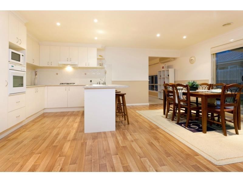 21 Freeman Drive, Pakenham VIC 3810