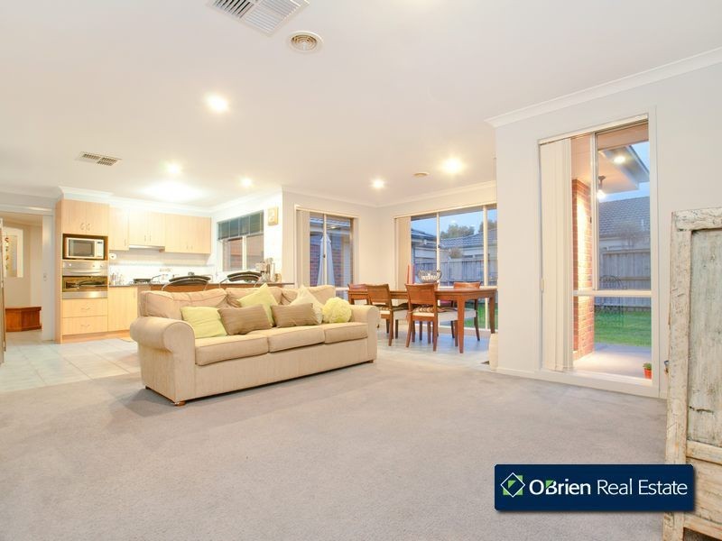 10 Vaucluse Street, Berwick VIC 3806