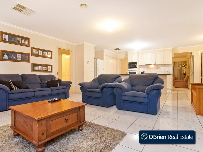 18 Filmer Crescent, Narre Warren South VIC 3805