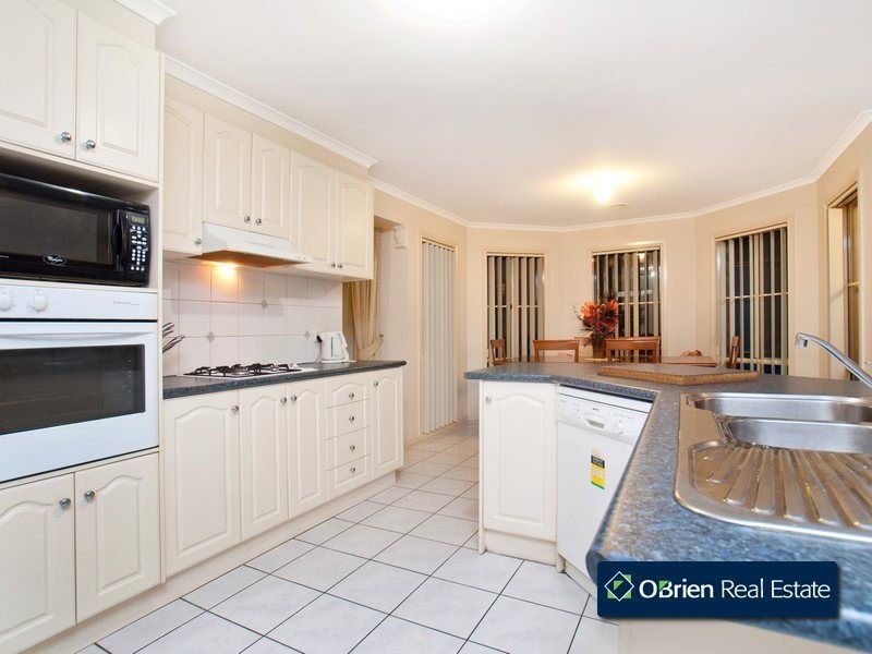 18 Filmer Crescent, Narre Warren South VIC 3805