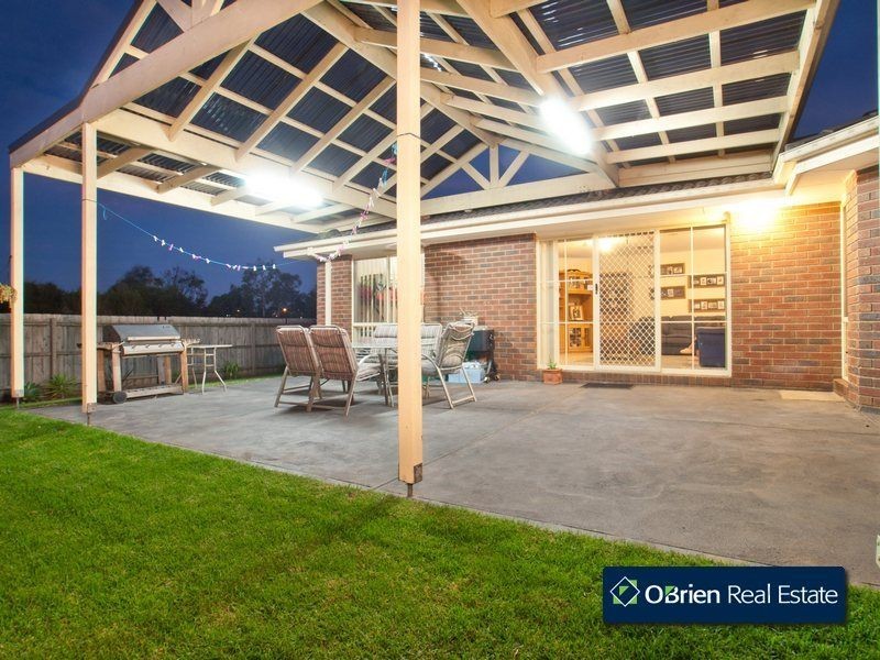 18 Filmer Crescent, Narre Warren South VIC 3805