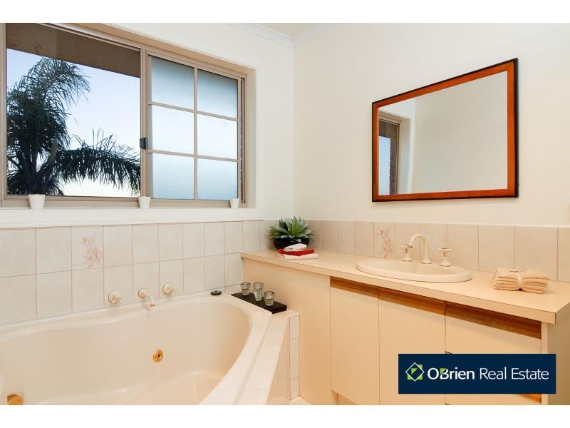 19 Van Der Haar Avenue, Berwick VIC 3806