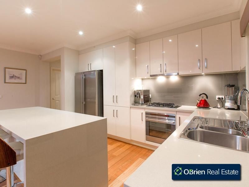 14 Cara Crescent, Berwick VIC 3806