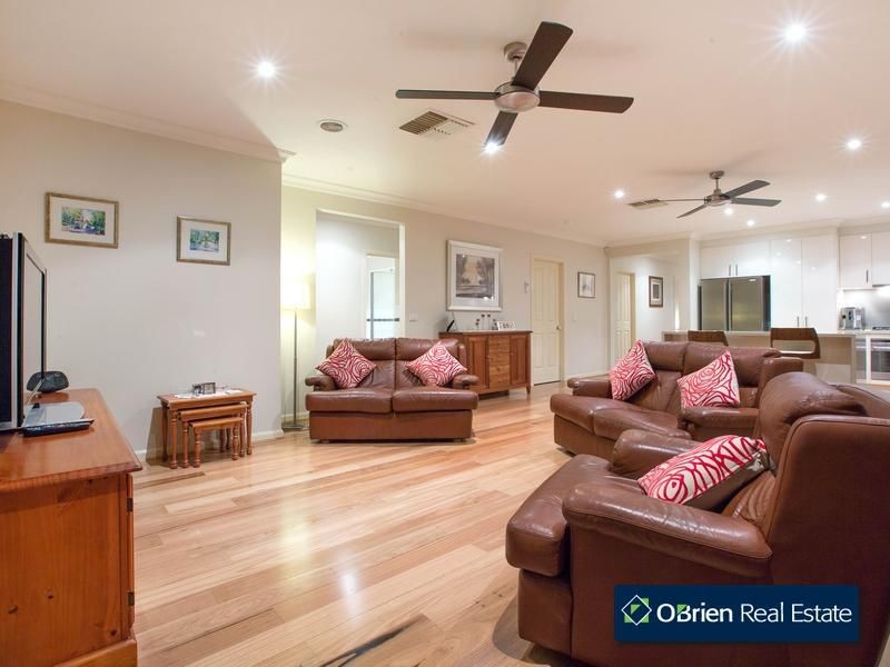 14 Cara Crescent, Berwick VIC 3806