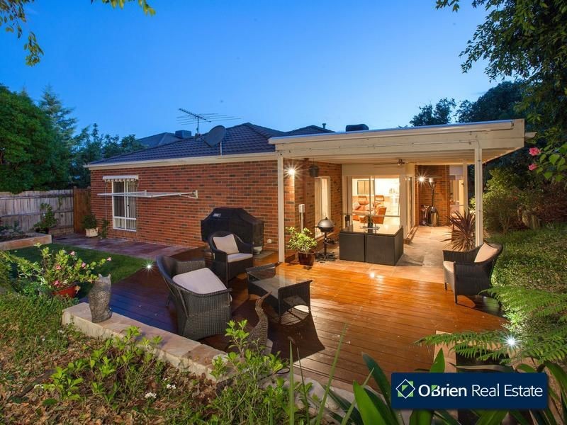 14 Cara Crescent, Berwick VIC 3806