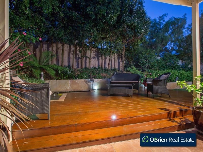 14 Cara Crescent, Berwick VIC 3806