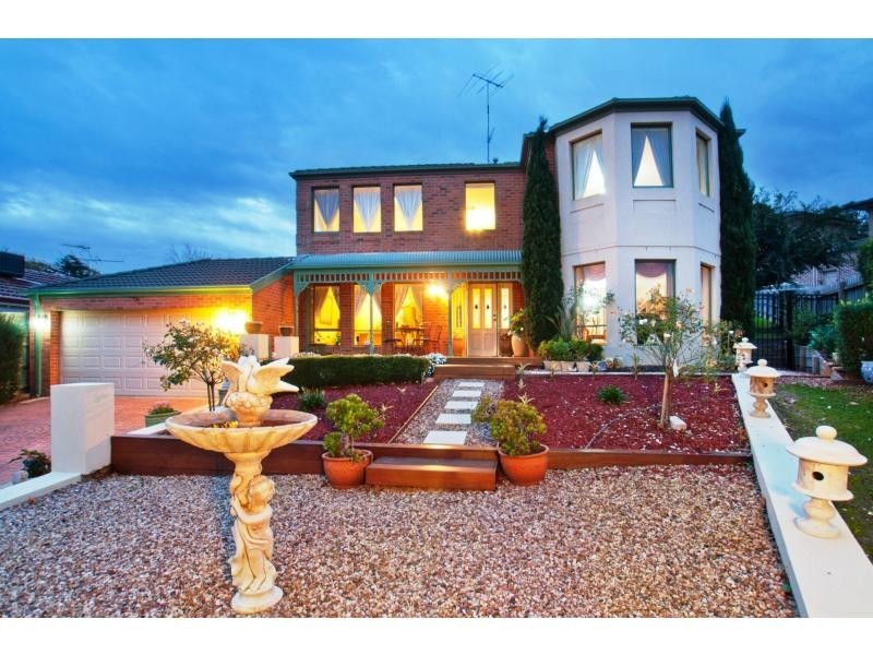 11 Gavinton Place, Berwick VIC 3806