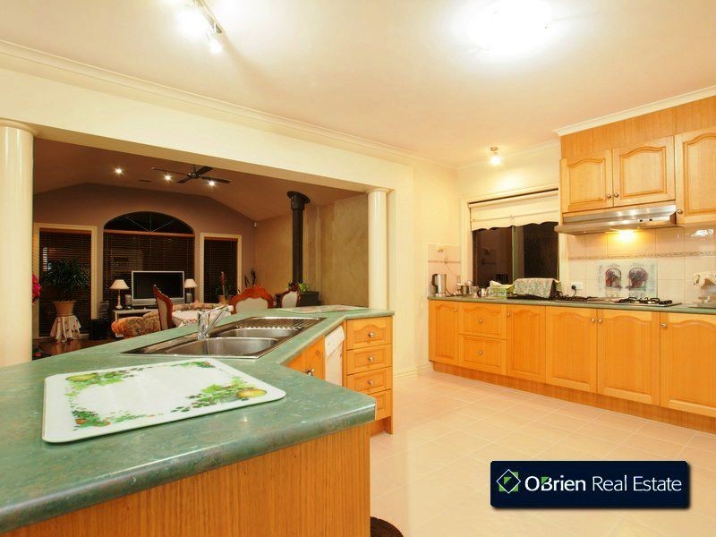 11 Gavinton Place, Berwick VIC 3806