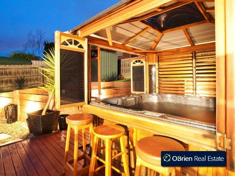 11 Gavinton Place, Berwick VIC 3806