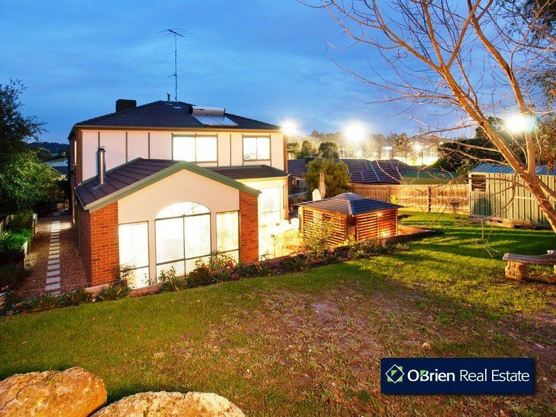 11 Gavinton Place, Berwick VIC 3806