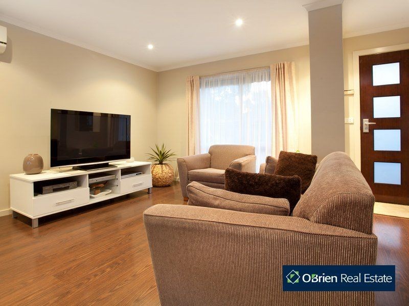 1/8 Palm Way, Narre Warren South VIC 3805