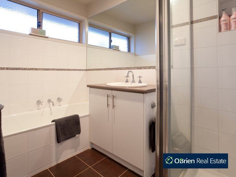 1/8 Palm Way, Narre Warren South VIC 3805