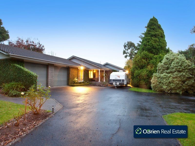 24 Carolyn Close, Narre Warren North VIC 3804