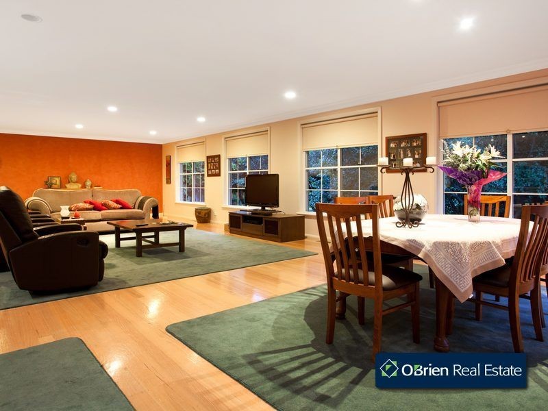 24 Carolyn Close, Narre Warren North VIC 3804