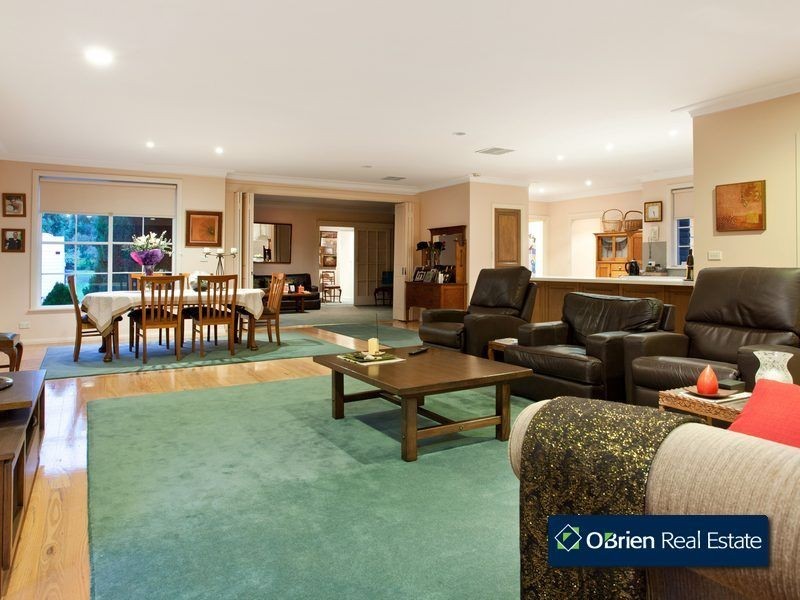 24 Carolyn Close, Narre Warren North VIC 3804