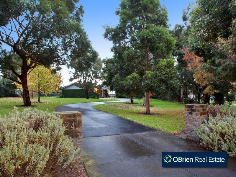 24 Carolyn Close, Narre Warren North VIC 3804