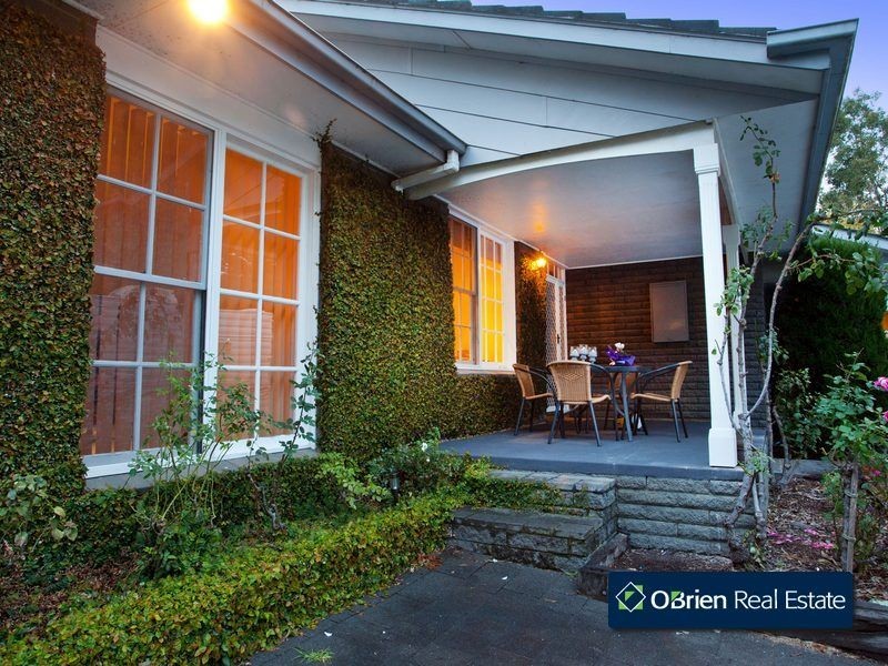 24 Carolyn Close, Narre Warren North VIC 3804