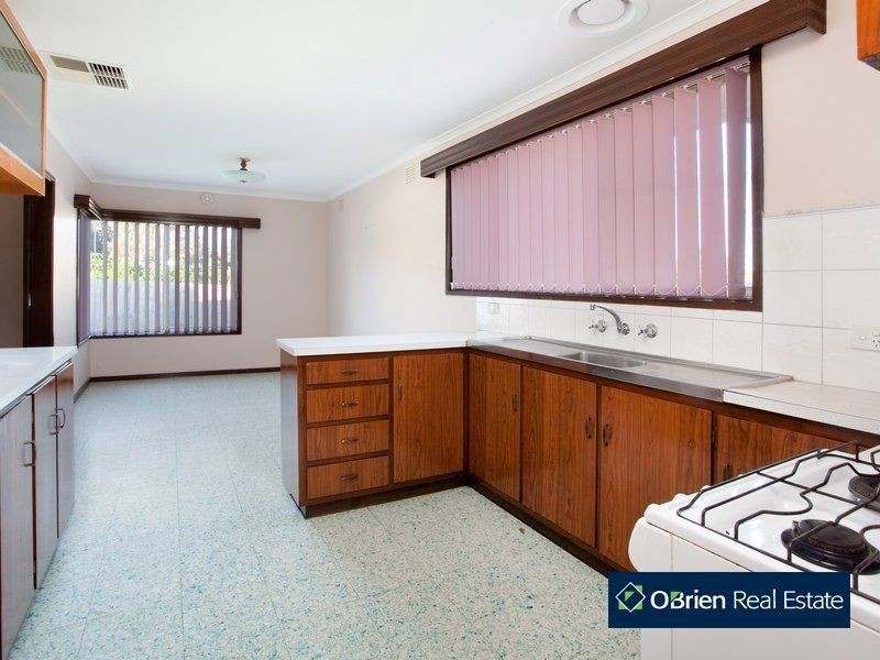 16 Finsbury Road, Devon Meadows VIC 3977