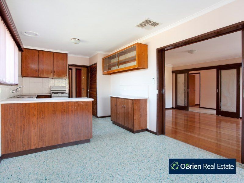 16 Finsbury Road, Devon Meadows VIC 3977