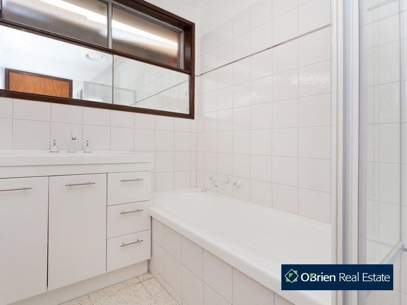 16 Finsbury Road, Devon Meadows VIC 3977