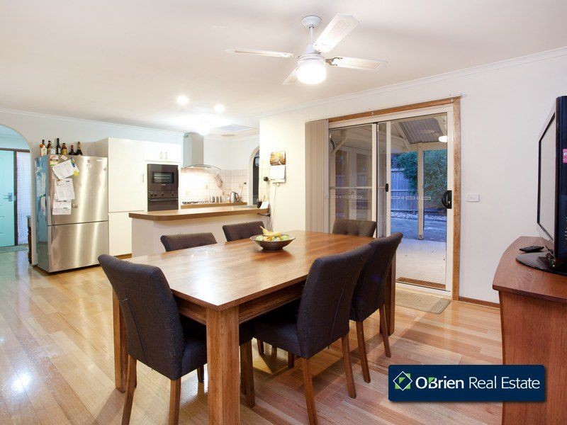 44 Courtenay Avenue, Cranbourne North VIC 3977