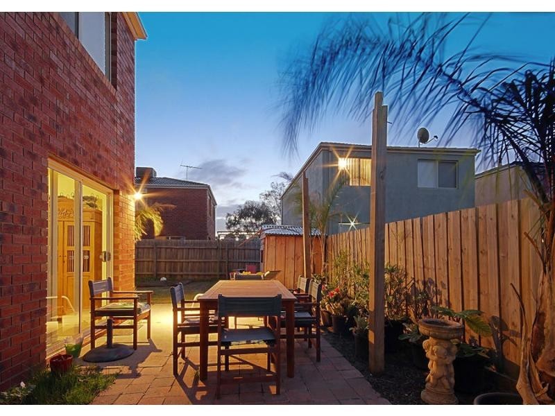 93 Sweeney Drive, Narre Warren VIC 3805