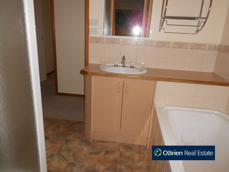 60 Jarryd Crescent, Berwick VIC 3806