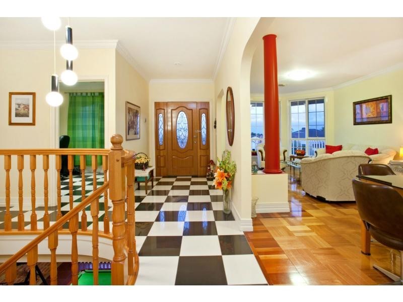 12 Georgette Crescent, Endeavour Hills VIC 3802