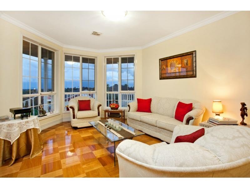 12 Georgette Crescent, Endeavour Hills VIC 3802