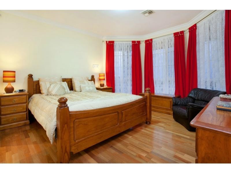 12 Georgette Crescent, Endeavour Hills VIC 3802