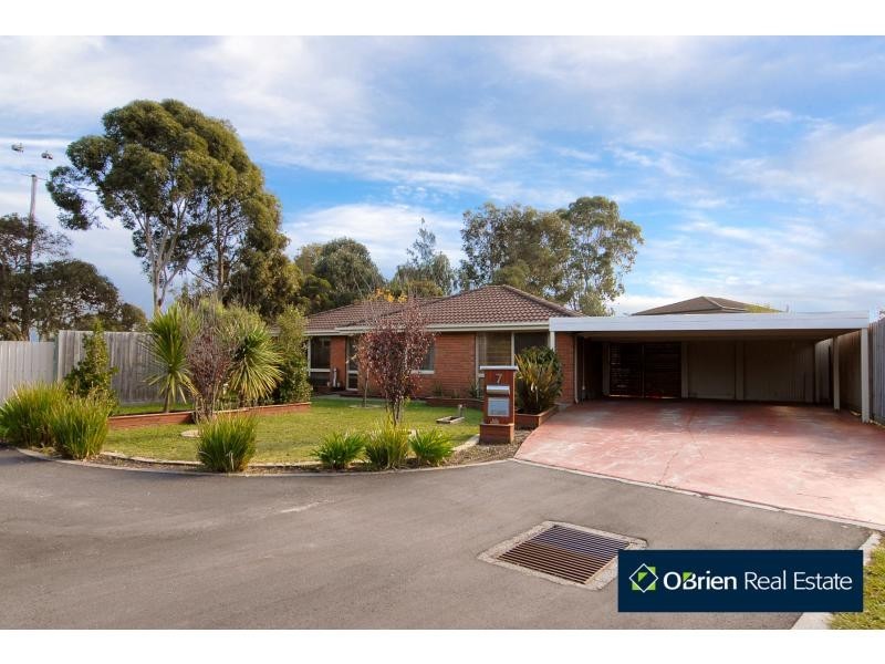 7 Kara Walk, Cranbourne VIC 3977