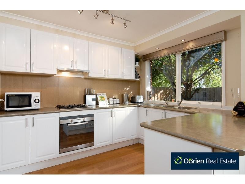 7 Kara Walk, Cranbourne VIC 3977